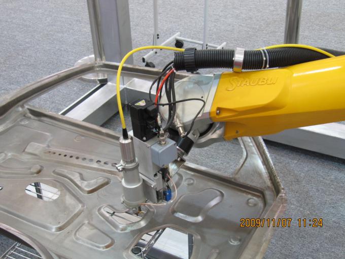 tagliatrice del laser della fibra 3D con il braccio del robot, potere 500W del laser