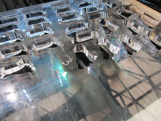 taglierina del laser di CO2 1500W per il PVC e la macchina organica di taglio del vetro