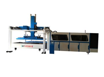 Porcellana Tagliatrice automatica piena del laser della fibra del metallo di CNC con caricamento ed il sistema di scarico fornitore